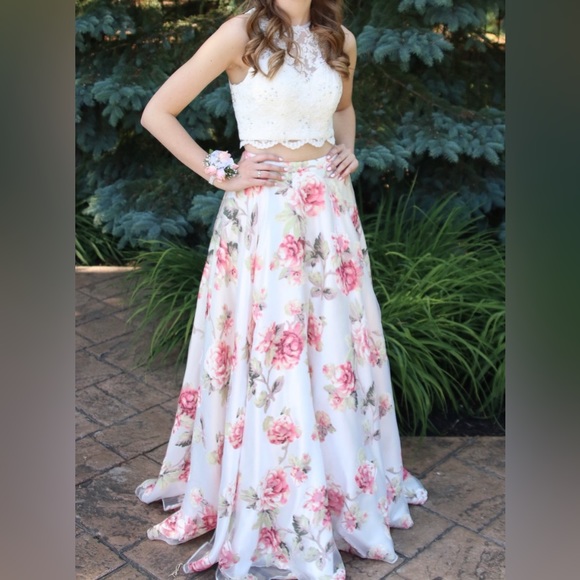 JOVANI Prom Dress - Picture 2 of 6